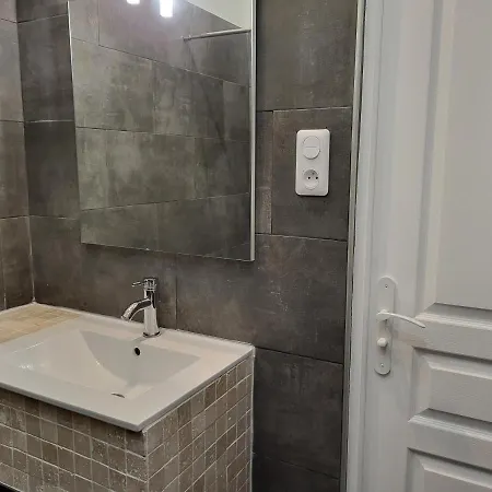 Rdj Centre Gare Et Plages Apartment *